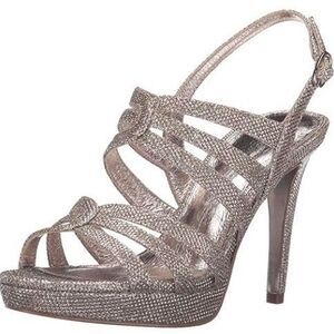 NIB Adrianna Papell Adrianna Papell ANITA Platinum Heels Size 7.5 Retail: $99